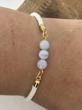 Bracelet Fin en Calcédoine Naturelle – Ajustable & Doux
