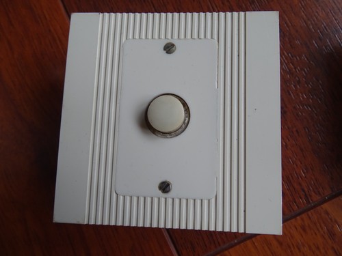 Bouton poussoir legrand - 1,