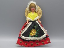 Poupée régionale 14 cm