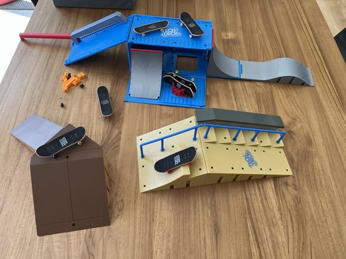 Tech deck skate park - skate,
