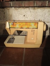 Machine à coudre vintage Singer Starlet 354 – Années 70 – Avec cache rigide