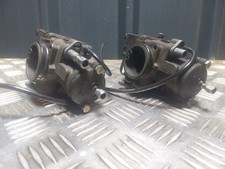 Paire de carburateur nettoyés