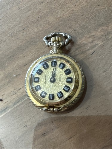 Ancien pendentif belle petite