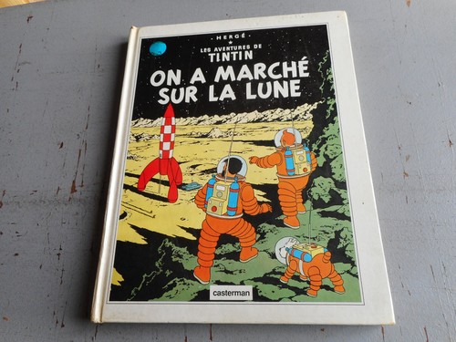 Tintin marché sur la - on, a