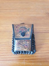Petit étui à briquet en cuir imprimé motifs ethniques à accrocher à la ceinture