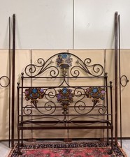 Grand lit Venitien en fer et fonte époque Art Nouveau avec décors polychrome