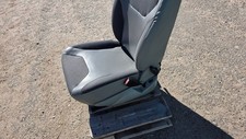 Opel Vivaro 2008 Avant droit