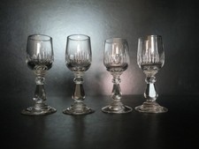 Lot de 4 verres à liqueur