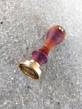 ANCIEN TAMPON SCEAU BOIS LAITON DECOR FLORAL - OUTIL DE BUREAU -