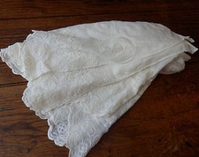  GRAND TOUR DE BERCEAU BATISTE BRODEE   XIX é  / REGION PROVENCE