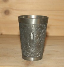 Ancienne tasse en étain