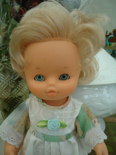 Poupee famosa cm - de,