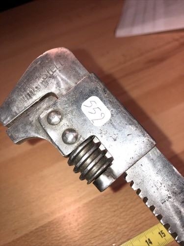 552 old tool - (n°552.,