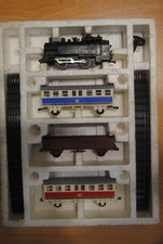 boite train LIMA ho, locomotive à clé 0690, 2 wagons 3331, 1 plateau 3171