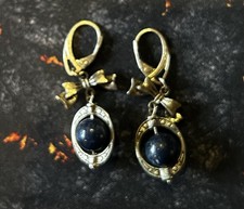 JOLIES BOUCLES ANCIENNES EN ARGENT PENDANTES DORMEUSES BRILLANT ET PERLE BLEUE 