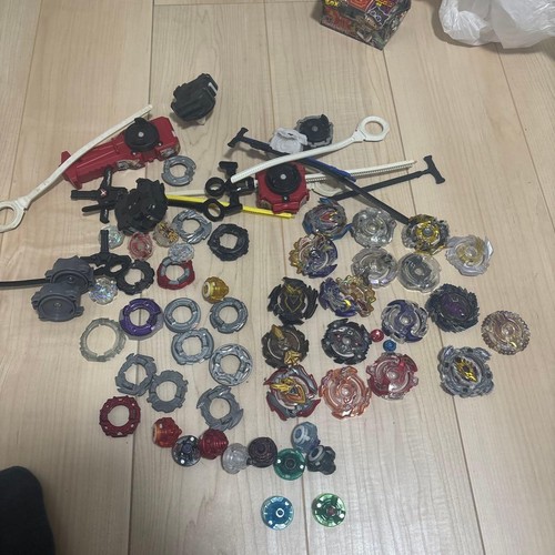 Beyblade set with many - , parts