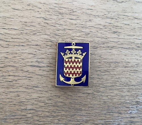 Insigne metal escorteur - insigne,