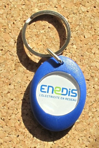 Porte clé moderne jeton - , de