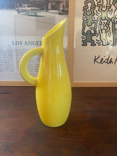 Pichet céramique jaune forme