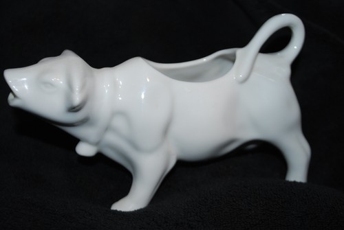 Ceramic cow coffee - cow, creamer