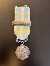 🐈‍⬛  Ancienne Médaille militaire coloniale en argent  Barette ALGERIE