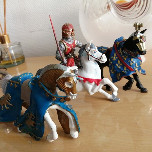 Figurine chevalier monture - figurine,