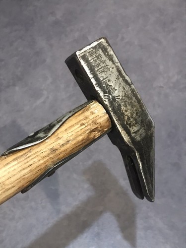 Outil ancien marteau arrache - outil,