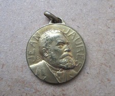 Ancienne médaille pendentif
