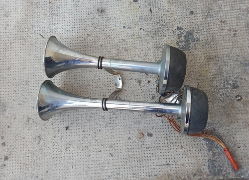 Vintage klaxon chime bugle - chime,