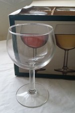 6 Verres à vin Durobor " Gironde " de 8 cm de diamètre par 16 cm de haut
