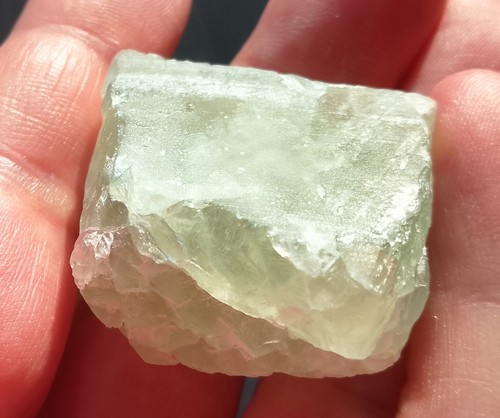 28.11gr 31x27x15mm fluorite