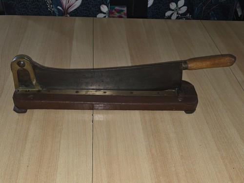 Ancien coupe pain art - coupe,