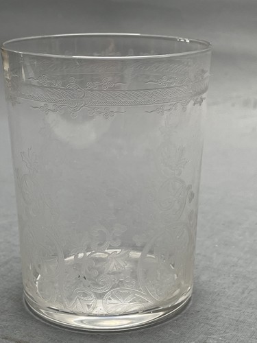 Baccarat verre gobelet gravé - baccarat,
