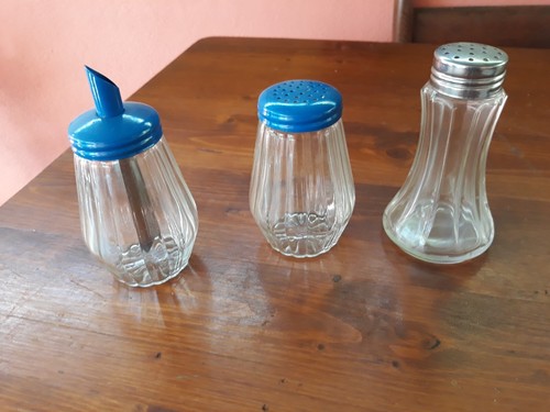 Lot poudreuses verseuse - 3,
