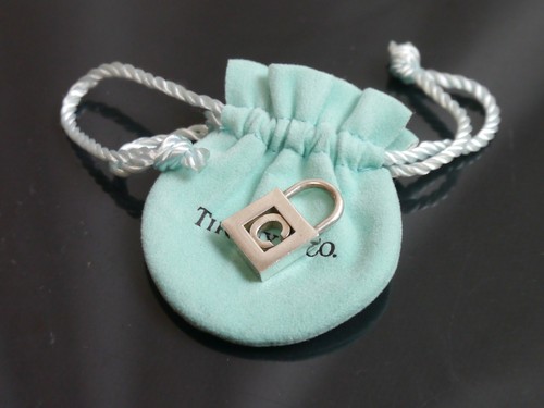 Authentique collier - , à
