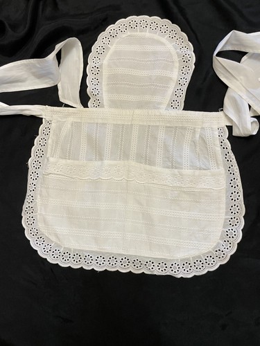 Ancien tablier bordé - , dentelle