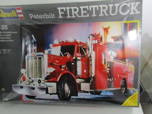 Peterbilt firetruck revell - ,