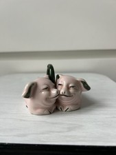 Saleron salière poivriere en forme de cochons porcelaine ancienne