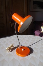 Très belle lampe de bureau VINTAGE ORANGE  1970. Fonctionnelle. Très bon état.