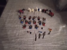 LOT 15 CHEVALIERS 5 CHEVAUX ACCESSOIRES VINTAGE LEGO