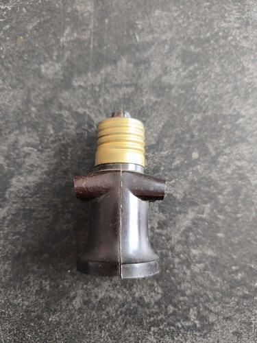 Douille voleuse vis avec - à,