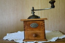 Moulin à café en hêtre verni - Mutzig Framont Bas Rhin - montage mortaise 