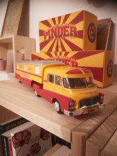 cirque pinder tracteur ford avec la caravane spiessert 1.43