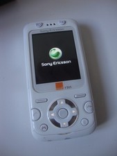 Telephone portable Sony Ericsson F305 ( rétro vintage ) - bon état - complet