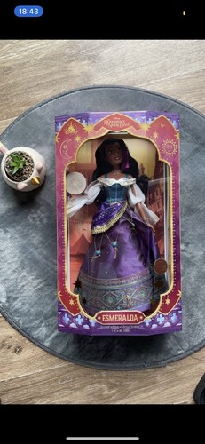 Poupée esmeralda édition - esmeralda,
