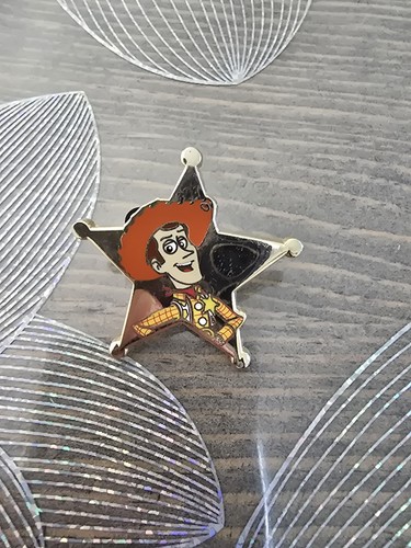 Pins disneyland paris - disneyland, lanyard