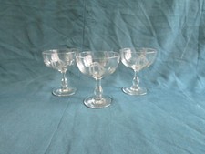 3 anciennes coupes à