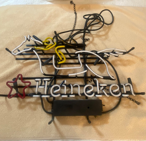 Heineken horse racing neon - horse,