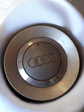Enjoliveur cabochon Audi d’occasion, pièce auto ancienne pour collection ou rest