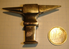 ANCIENNE PETITE ENCLUME AVEC BIGORNE POUR BIJOUTIER OU HORLOGER